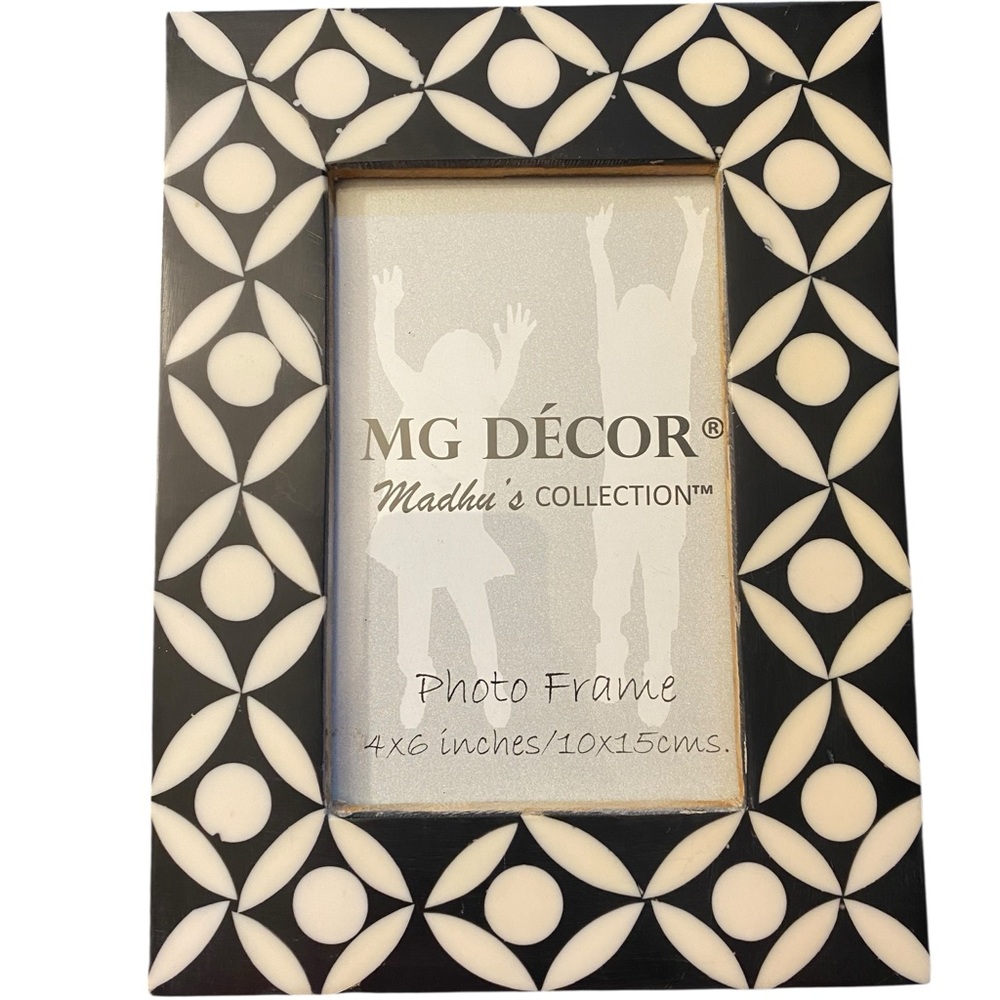 MG Decor Black and White Patterned Photo Frame 4”x6” - Picture 5 of 8